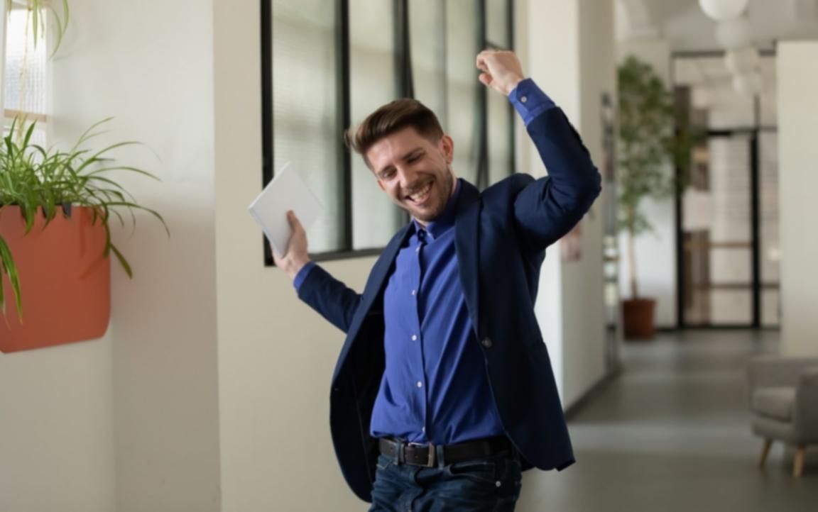 Zespół fazamuo przy pracy nad analizą rynków finansowych